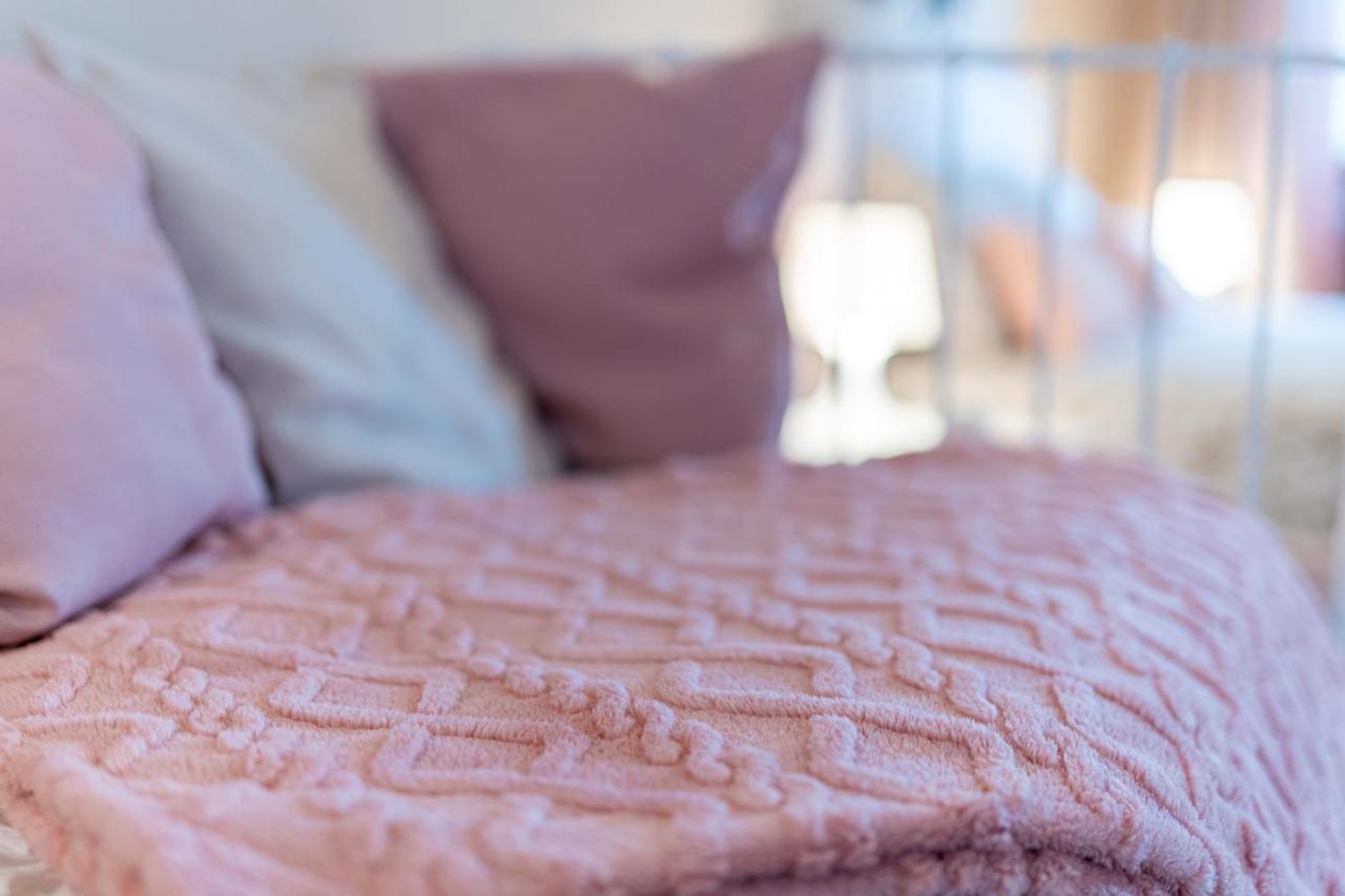 Le Fantasie Di Tizi Alpignano Ngoại thất bức ảnh